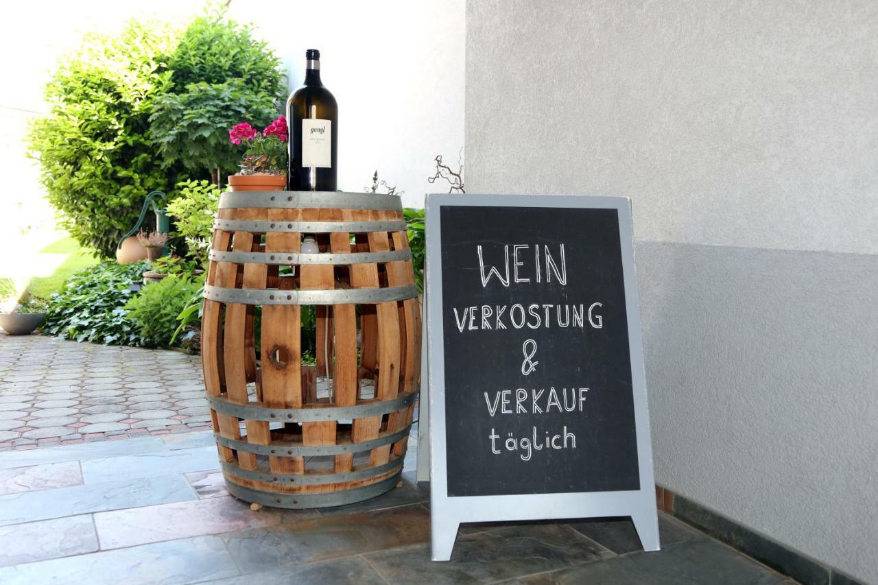 Weingut Apartment Hildegard Gangl Illmitz Exteriör bild